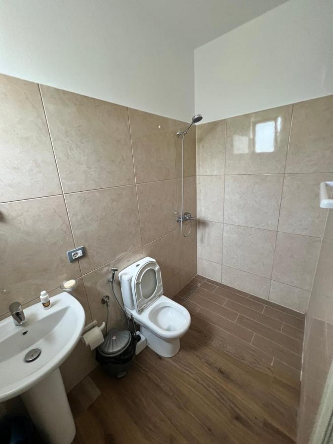 Rooms For Rent Habipi Vlorë Exterior foto